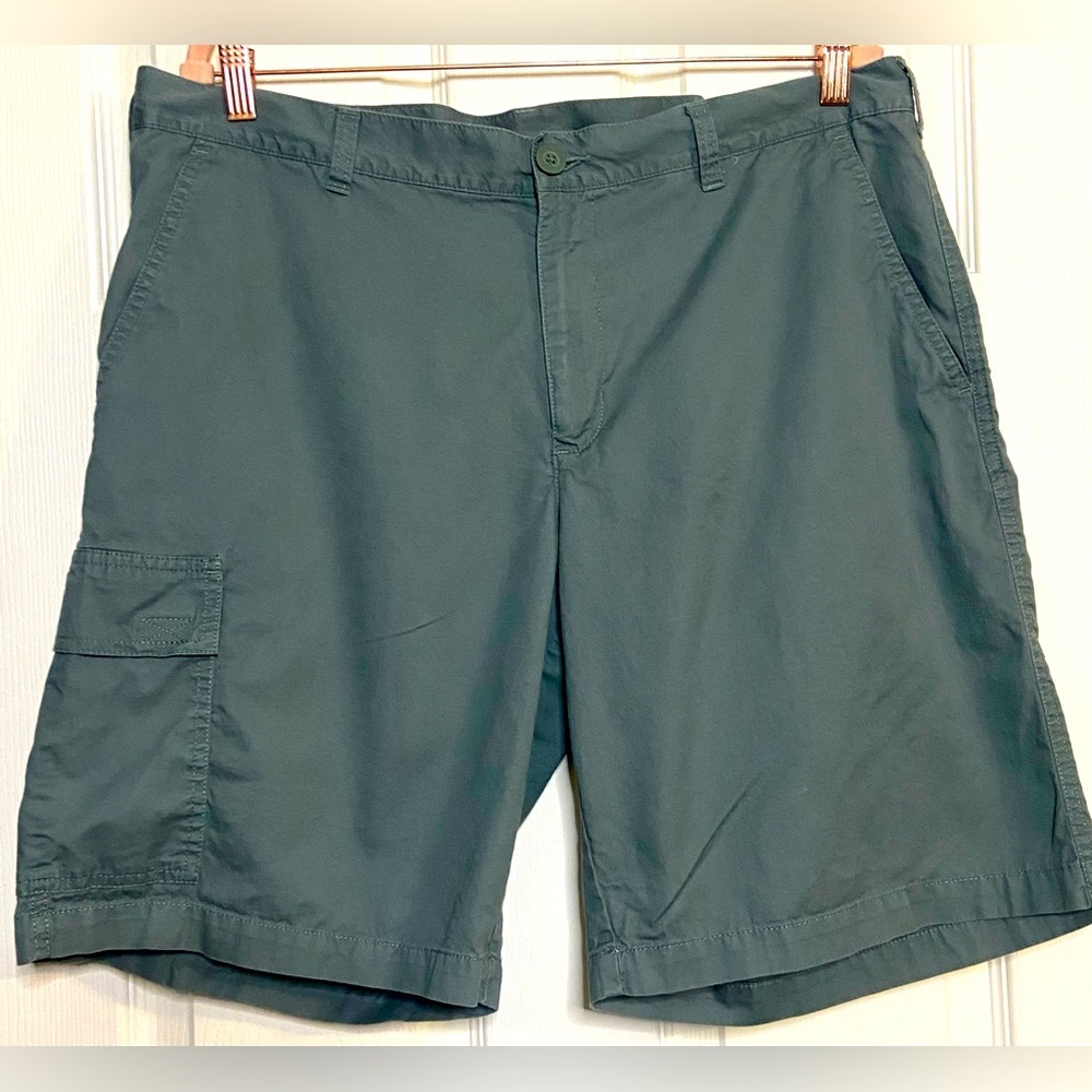 Columbia Shorts Size 38W 10L Green Flat Front Outdoors Sportswear Mens Nylon